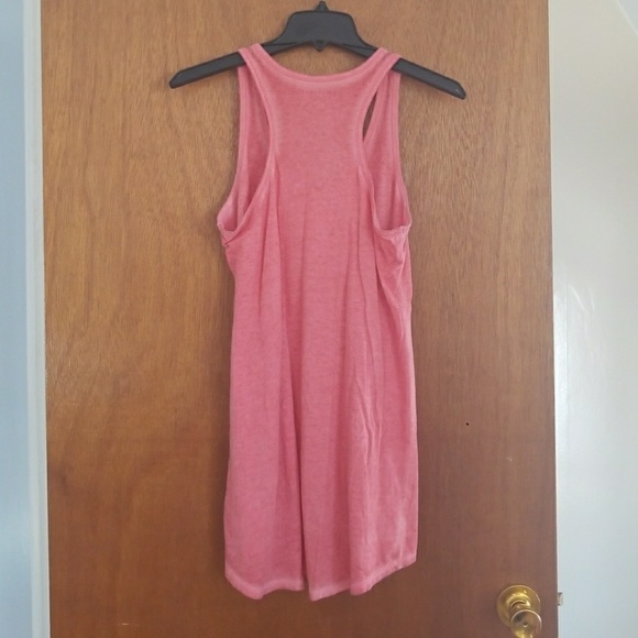 Pink Tank - Picture 2 of 4